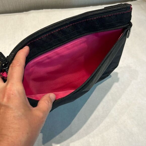 thirty-one Crossbody Shoulder Bag Purse Slim Nylon Black Pink Stitch Adjustable - Picture 3 of 7